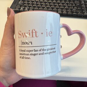 Taza Swiftie Pink (Asa de Corazón)